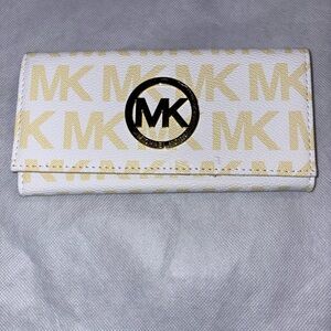 Michael Kors White Gold MK Logo Flap Wallet Checkbook Style Card Holder